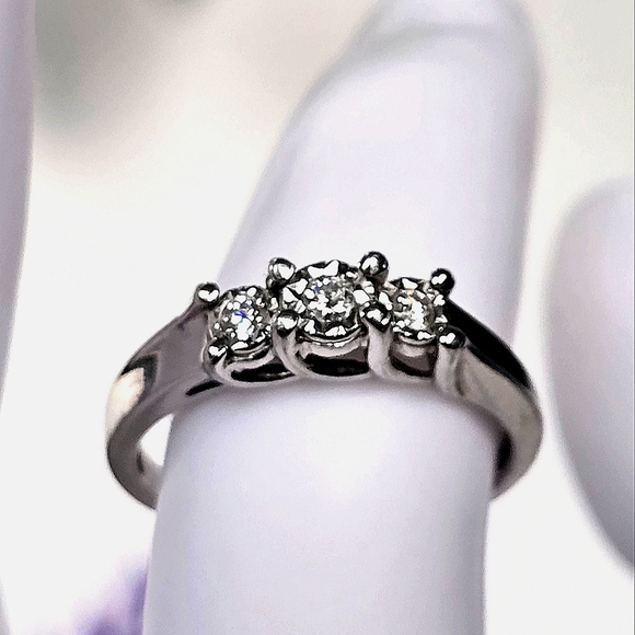 DIAMOND 3 stones ,Sterling Silver Ring - Picture 1 of 12